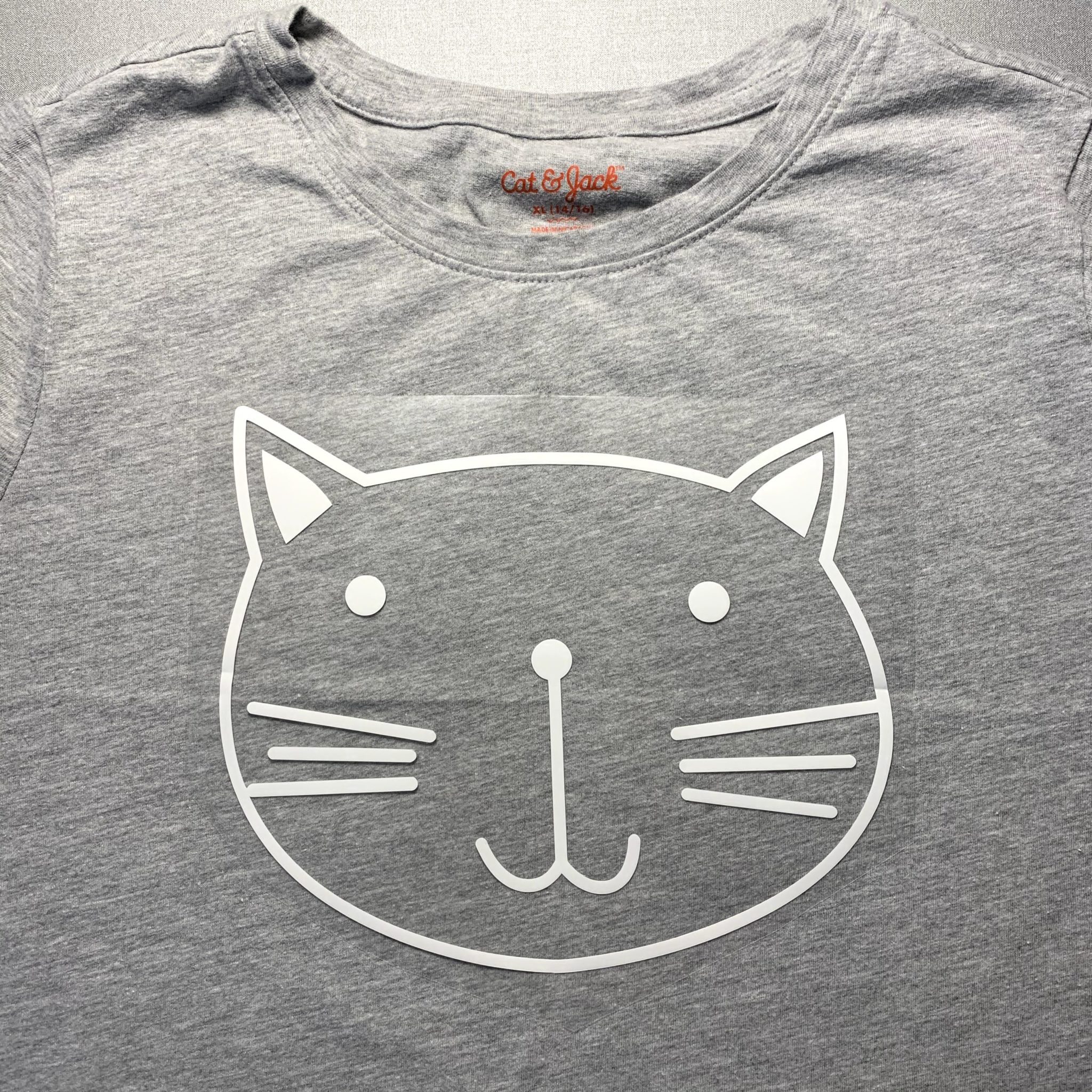 Cat Shirt made out by ironing on HTV (heat transfer vinyl) | Fly and Design