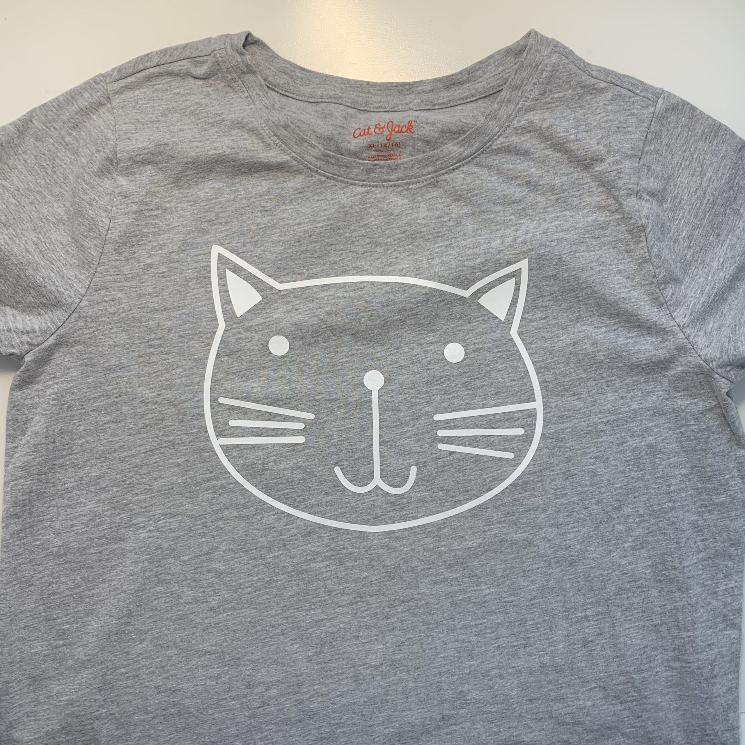 Cat Shirt made out by ironing on HTV (heat transfer vinyl) | Fly and Design